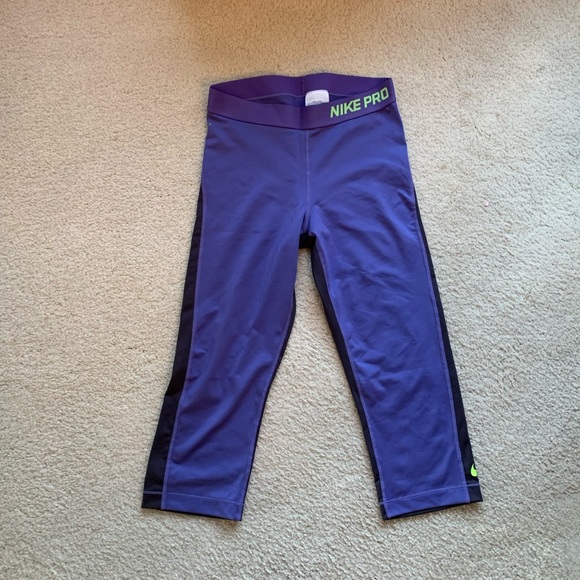 Nike Pro 3/4 length workout leggings. - Picture 1 of 2